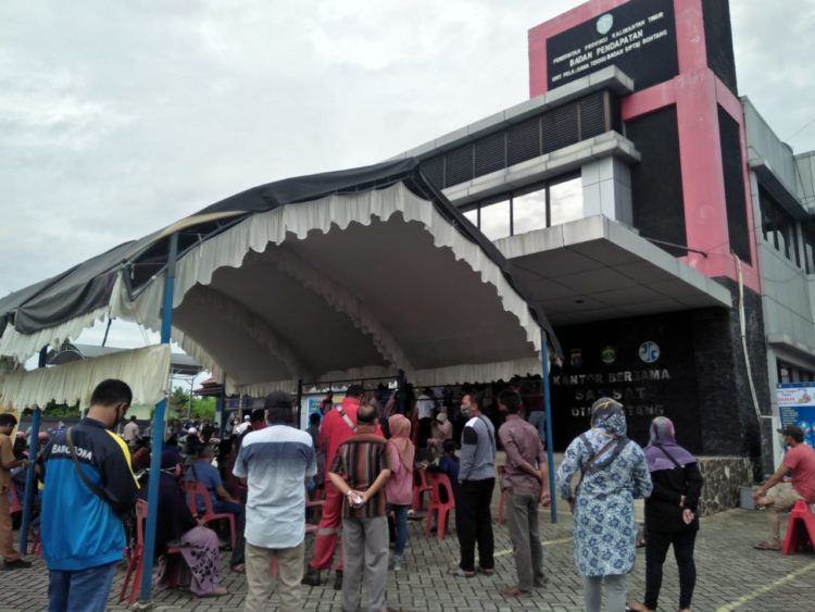 Hari Pertama Buka, Samsat Bontang Diserbu Wajib Pajak