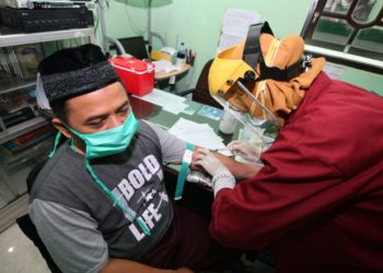 Pupuk Kaltim Fasilitasi Rapid Test Pengurus dan Pengajar TPQ Masjid Fathul Khoir