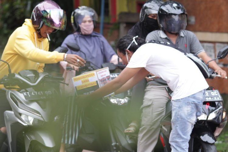Warga Bontang Galang Dana untuk Masamba
