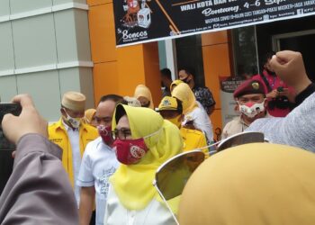 Pilwalkot Bontang, Neni-Joni Pertama yang Daftar ke KPU