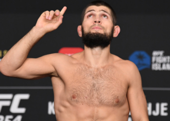 Pesan Menyentuh Khabib, Jaga dan Hormati Orang Tuamu