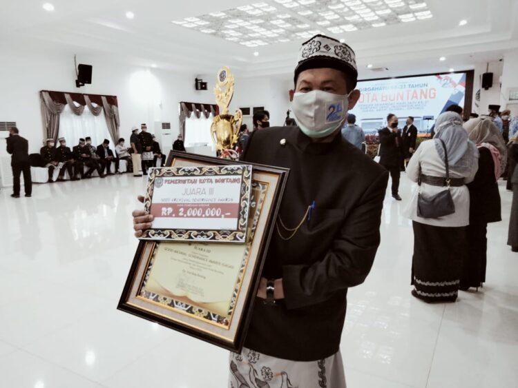 HUT 21 Bontang, Sekertariat DPRD Raih Juara III Tata Kelola Kearsipan