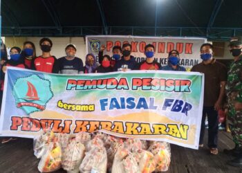 Gunakan Klotok, Faisal FBR dan IPPLB Bantu Korban Kebakaran BK