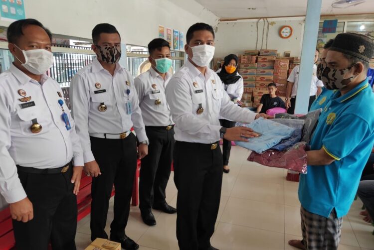Rutan Kelas IIA Samarinda Bagi-bagi Kebutuhan Dasar Bagi Warga Binaan