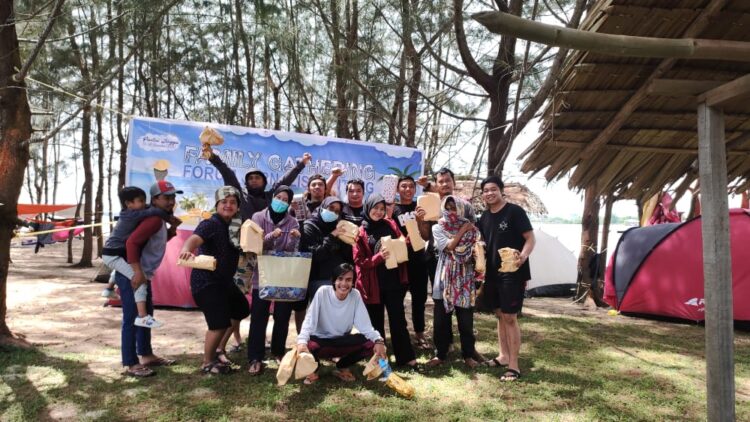 Digelar di Alam Terbuka, Serunya Family Gathering Forum Jurnalis Bontang