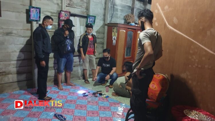 Gerebek Rumah di Desa Kersik, Polisi Temukan Sabu
