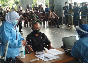 Usai Disuntik Vaksin, Muhammad Samsun Ajak Warga tak Ragu Ikut Vaksinasi