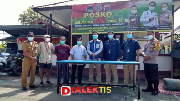 PT KAN Bantu Meja Dagang untuk Pedagang Korban Kebakaran Pasar Loktuan