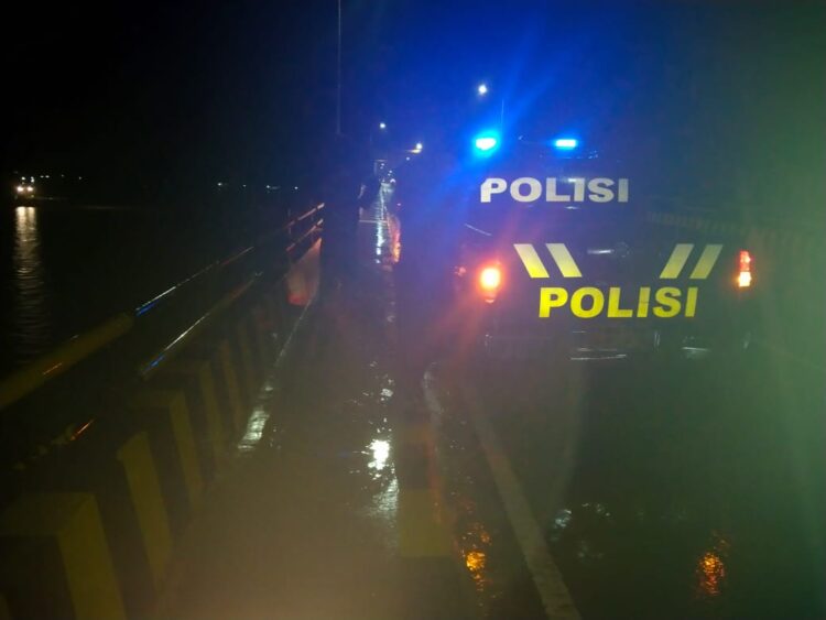 Masih Perbaikan, Jembatan Dondang Kembali Ditabrak Tongkang