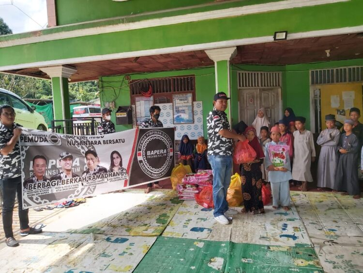 Berbagi Berkah Ramadan di Tengah Pandemi, Bapera Kaltim Bagikan 300 Paket Sembako