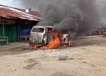 Tewas Kena Tikam Rekan Mabuk, Keluarga Korban Marah dan Bakar Mobil Pelaku