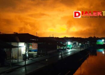 Petugas Damkar Kena Prank Lagi, Langit Merah Hanya Obor PT Badak