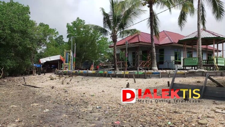 Butuh Pemecah Gelombang, Abrasi Parah Gusung Terancam Tenggelam