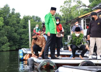 Gelar Halal Bihalal, KKSS Bontang Lepas Liar Ratusan Kepiting