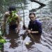 Peringati Milad ke-10, Mapala Stitek Tanam 250 Pohon Bakau