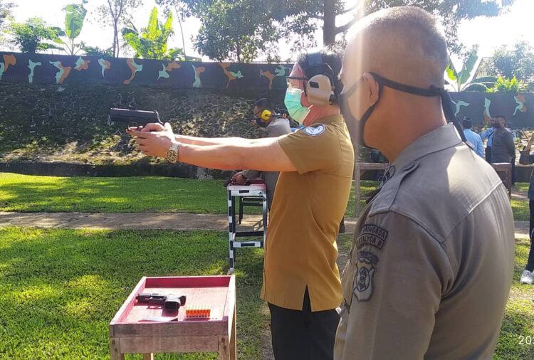 Asah Kemampuan, Petugas Pemasyarakatan Kaltimtara Latihan Menembak