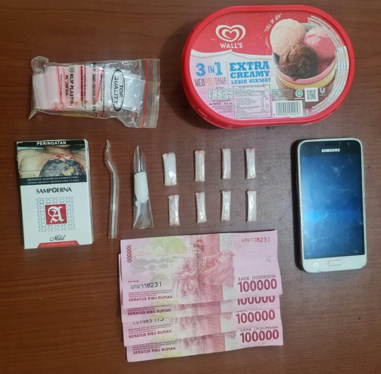 Sembunyikan Sabu Dalam Kotak Es Krim, 2 Wanita di Berebas Tengah Diringkus