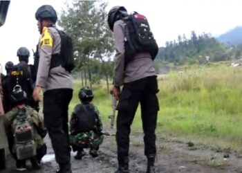 KKB Bantai Satu Keluarga di Eromaga, TNI-Polri Terus Lakukan Pengejaran  