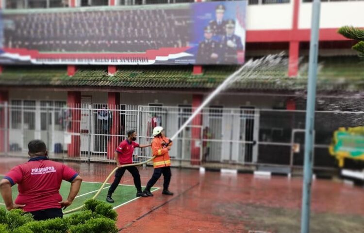 Pegawai Rutan Kelas II A Samarinda Dibekali Mitigasi Bencana Kebakaran