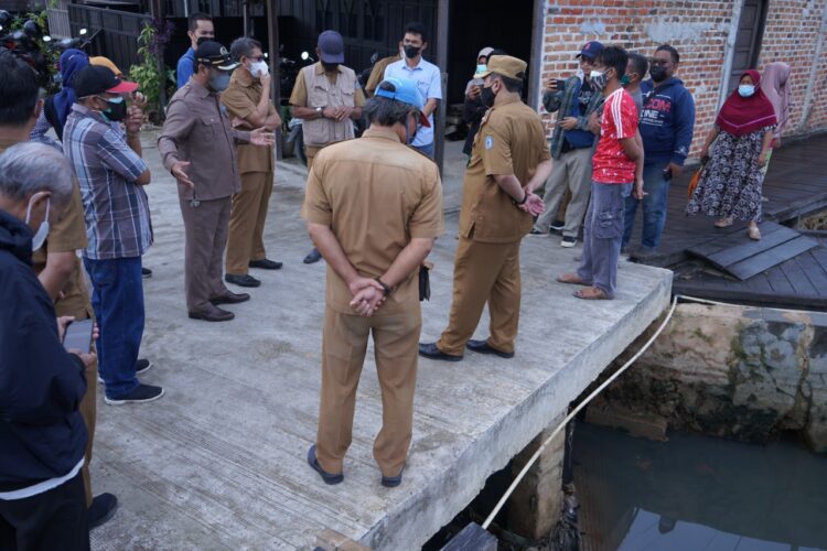 Waduh! Pengecoran Jalan di Berbas Tengah Malah Dituding Jadi Penyebab Banjir