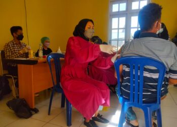 Tak Kurang 660 Warga Ikut Vaksinasi di Kantor DPD Golkar Bontang