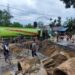 Poros Bontang-SMD Lumpuh, Truk CPO Kandas di Atas Proyek Drainase