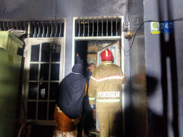 Kebakaran di Kapal Pinisi 5, Api Muncul dari Ruang Tamu