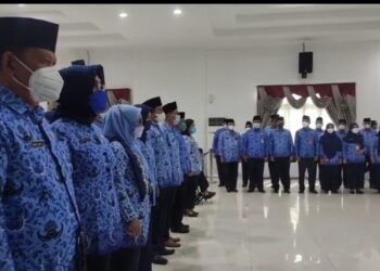 Basri Lantik 8 Kepala Dinas Baru, Ini Nama-namanya