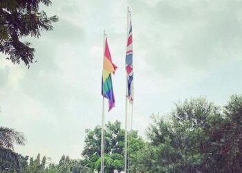 Tuai Kecaman, Kedubes Inggris di Jakarta Kibarkan Bendera LGBT