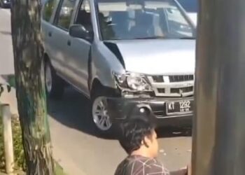 Satu Truk dan 3 Mobil Ringsek Akibat Kecelakaan Beruntun Dekat Polres Bontang