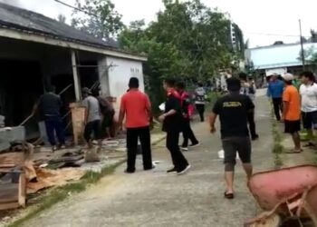 Diduga Kompor Meledak, Satu Rumah di Guntung Terbakar