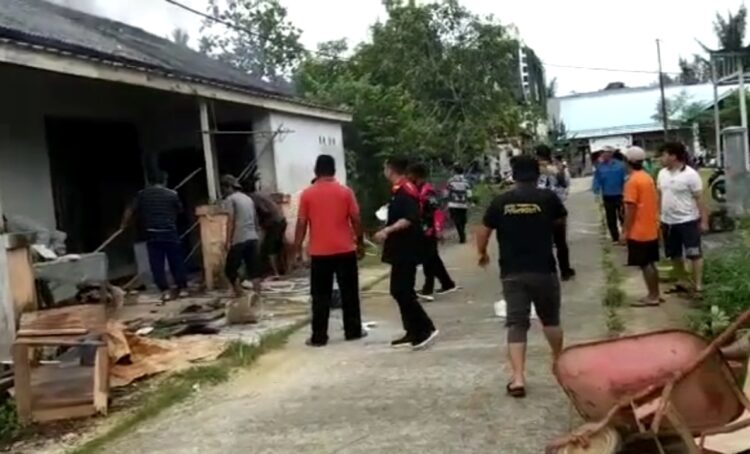 Diduga Kompor Meledak, Satu Rumah di Guntung Terbakar