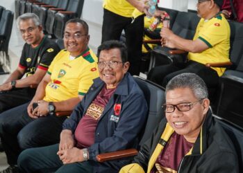 Taufan Pawe Bersama Aksa Mahmud Saksikan Penampilan PSM