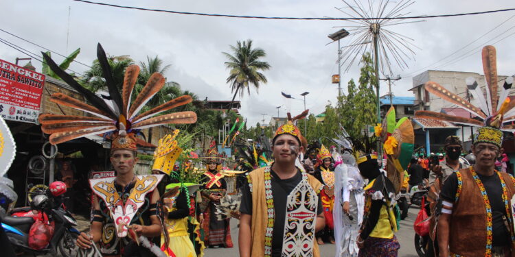 Serunya Pawai Kemerdekaan di Lok Tuan Kota Bontang