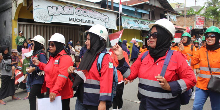 Serunya Pawai Kemerdekaan di Lok Tuan Kota Bontang