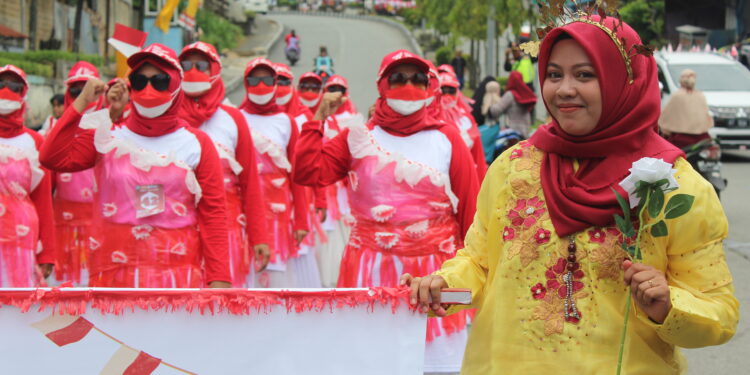 Serunya Pawai Kemerdekaan di Lok Tuan Kota Bontang