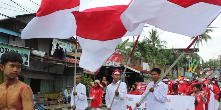 Pawai Kemerdekaan di Lok Tuan