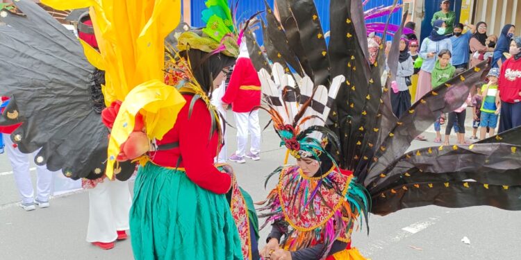 Serunya Pawai Kemerdekaan di Lok Tuan Kota Bontang