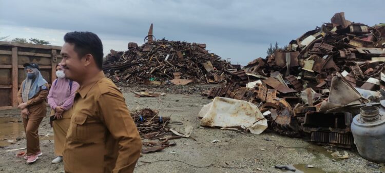 Tumpukan Besi Tua Misterius di Tj Laut Indah