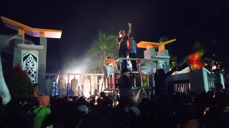 Demo Harga BBM, Gedung DPRD Kaltim Sempat Dikuasai Mahasiswa
