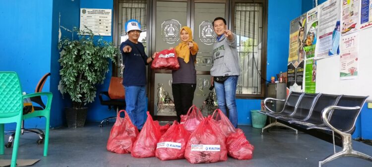Respon Cepat Banjir Bontang, Pupuk Kaltim Salurkan 800 Paket Makanan di Empat Kelurahan