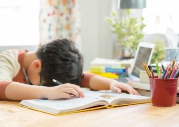 Dinilai Membebani Anak, Pelajar SD-SMP Surabaya akan Bebas dari PR Sekolah