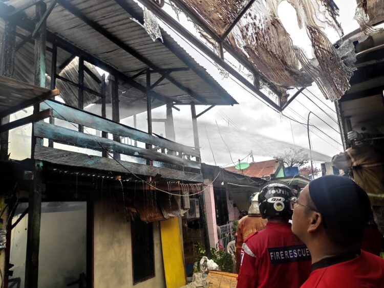 Kebakaran di Gang Kenangan Loktuan, Warga Menduga Karena Korsleting Listrik