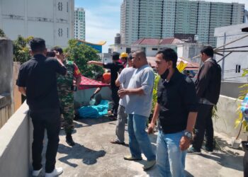 Jelang Salat Jumat, Tukang Cat di Kelandasan Ilir Kesetrum, Dilarikan ke RSUD Beriman