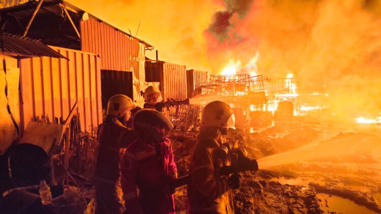 6 Jam Berjibaku, Kebakaran Gudang BBM Pabrik CPO di Bonles Berhasil Dipadamkan