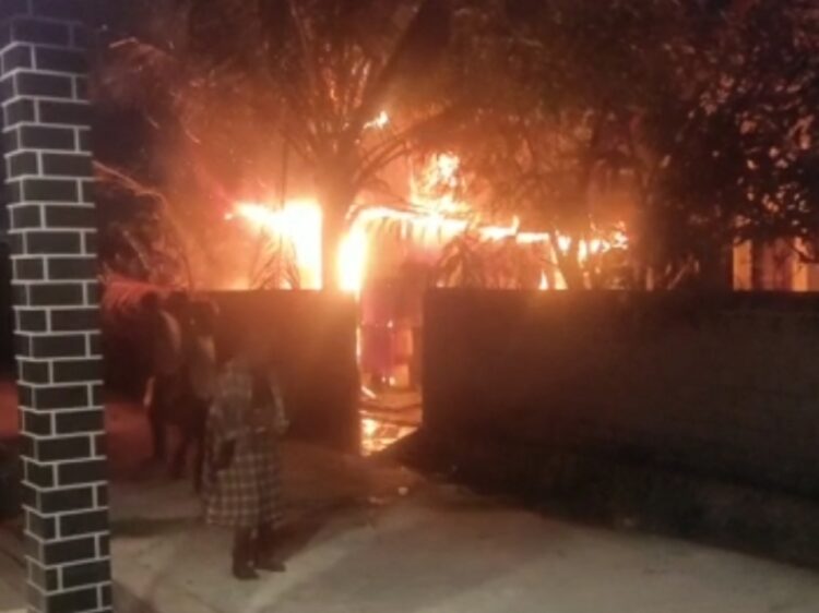 Kebakaran di Jalan Atletik 8, Damkar Masih Berjibaku Memadamkan