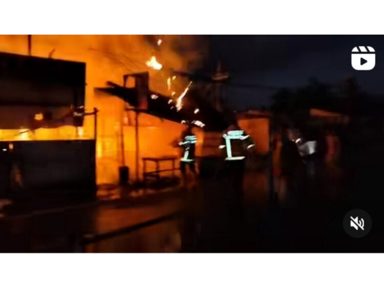 Kebakaran Hanguskan 3 Rumah di KM 9 Balikpapan, Terjadi Jelang Subuh Tadi