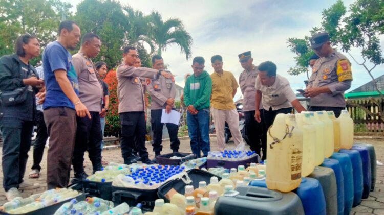 4 Fakta Penyeludupan Ratusan Liter Miras Sopi yang Digagalkan Polisi di Pelabuhan Lok Tuan