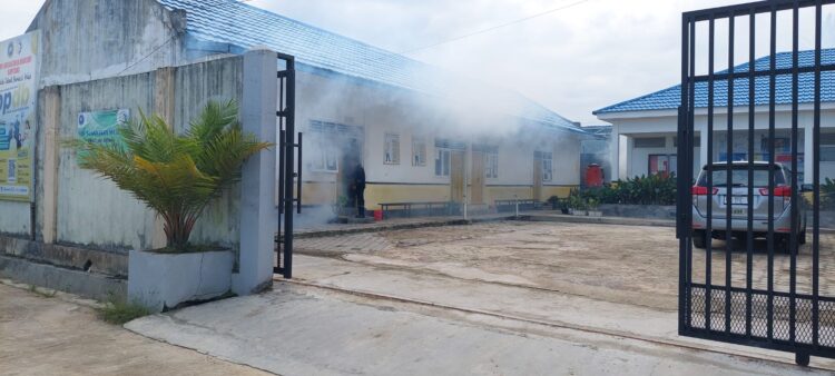 Ikut Perangi DBD, SMK Nusantara Mandiri Bontang Lakukan Fogging