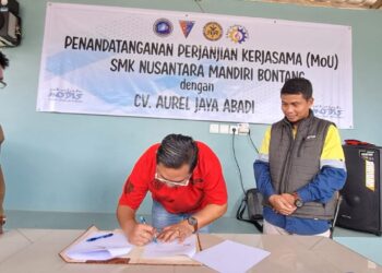 SMK Nusantara Mandiri dan CV Aurel Jaya Abadi MoU Operator Alat Berat